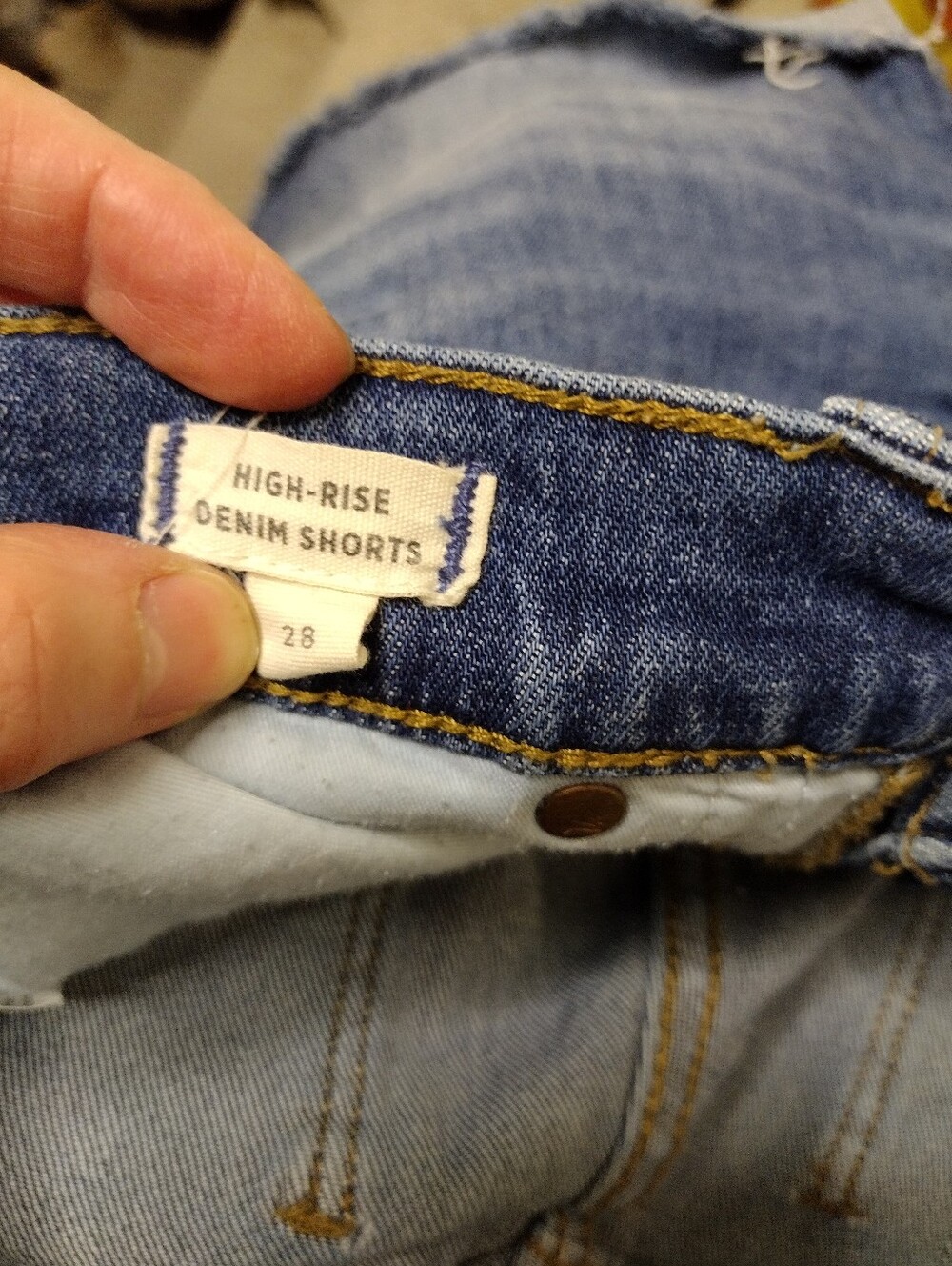 Madewell High Rise Distressed Denim Cut-Off Shorts - Picture 4 of 7